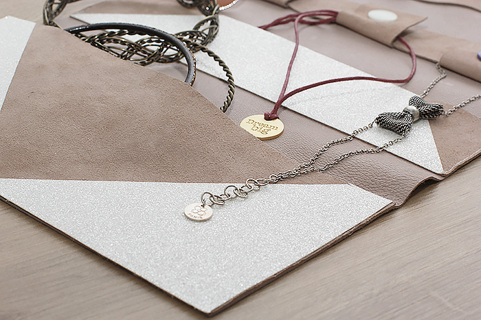 porte-bijoux-voyage-cuir-paillettes-diy-tutoriel