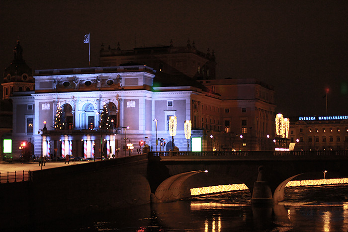 Stockholm-suede-by-night