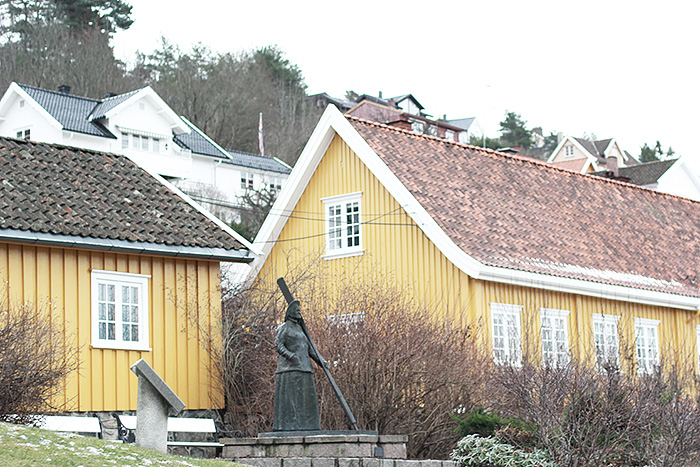 drobak-norvege-scandinavie-maison-jaune