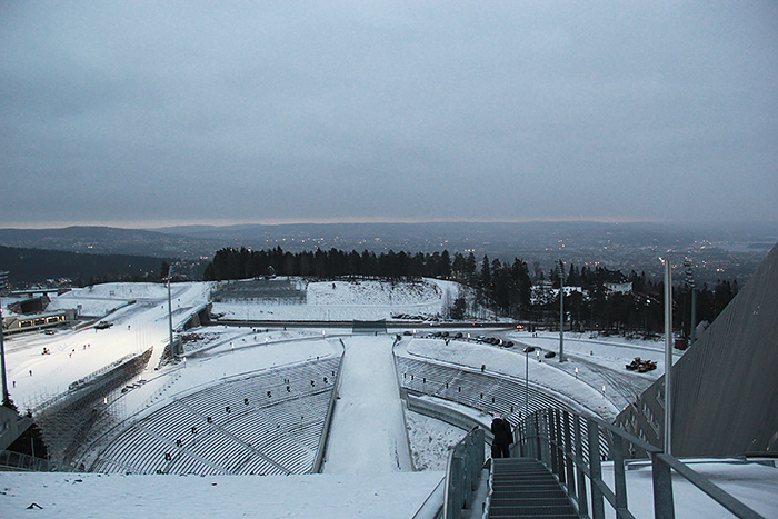 holmenkollen-Holmenkollbakken-norvege-trempli-ski-nuit