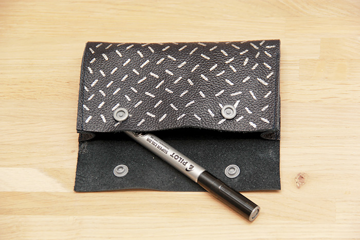 pochette-cuir-diy-custo-pilot-lalouandco-personnalisez-vos-tissus