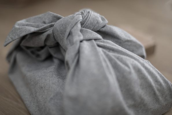 Le furoshiki ou le paquet cadeau zéro déchet
