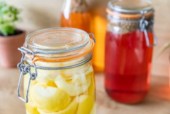 Du vinaigre blanc parfumé naturellement (astuces)